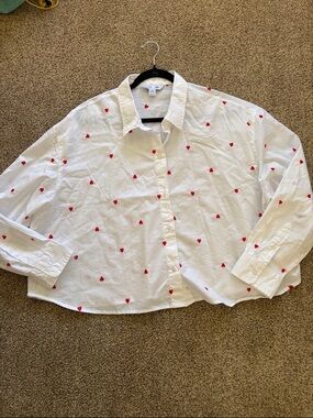 Old Navy White Cropped Shirt with Red Heart Accents